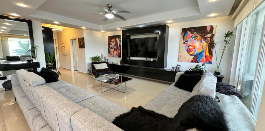 Квартира  3+1 в Аланье, Анталья, Турция №216833