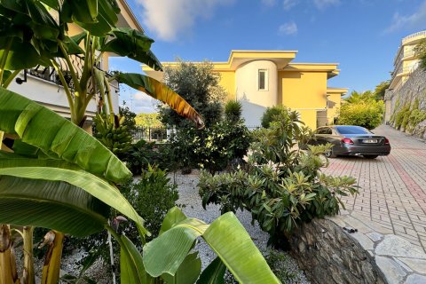 Аренда квартиры  в Аланье, Анталье, Турция 3+1, 200м2, №216833 – фото 25