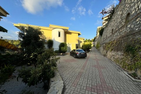 Аренда квартиры  в Аланье, Анталье, Турция 3+1, 200м2, №216833 – фото 16