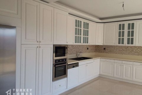 ویلا در  Yalova ، ترکیه 5 خوابه ، 370 متر مربع.  شماره 233393 - 5