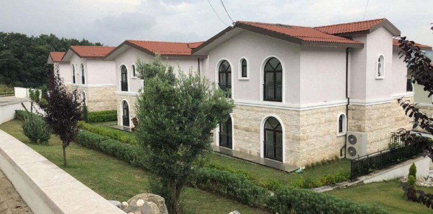 ویلا در  Yalova ، ترکیه 5 خوابه ، 370 متر مربع.  شماره 233393