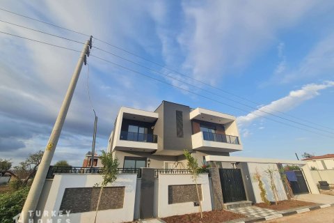 Villa 5+1 Antalya, Türkiye №233391 - 1
