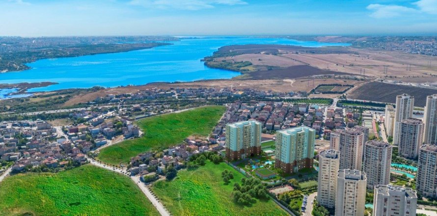 2+1 Apartment  in Istanbul, Turkey No. 218256