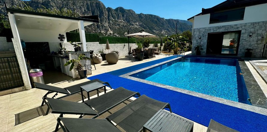 4+1 Villa  i Fethiye, Mugla, Tyrkiet Nr. 232459