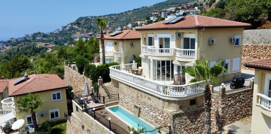 5+1 Villa  in Alanya, Antalya, Turkey No. 217523