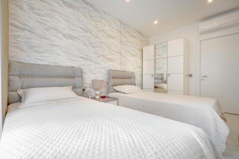 2+1 Lejlighed i Mahmutlar, Antalya, Tyrkiet Nr. 219879 - 12