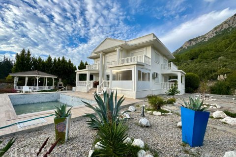 Villa  4+1  Üzümlü, Erzincan, Türkiye №232925