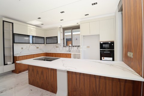 4+1 Villa  i Dosemealti, Antalya, Tyrkia Nr. 227303 - 14