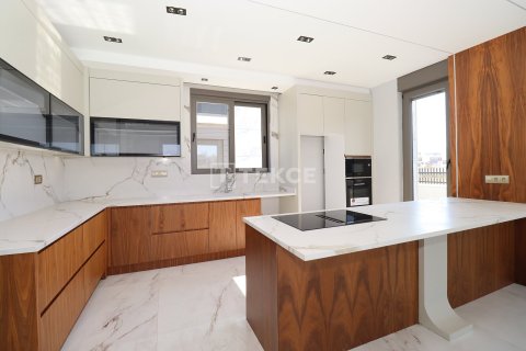 4+1 Villa  i Dosemealti, Antalya, Tyrkia Nr. 227303 - 15