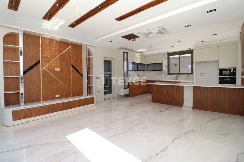 4+1 Villa  i Dosemealti, Antalya, Tyrkia Nr. 227303 - 11