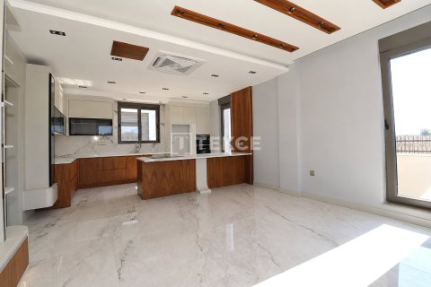 4+1 Villa  i Dosemealti, Antalya, Tyrkia Nr. 227303 - 12
