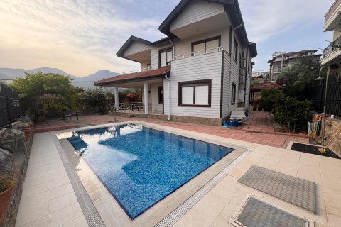 4+1 Villa  i Oba, Antalya, Tyrkia Nr. 220012