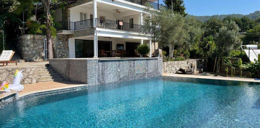 5+1 Villa in Koycegiz, Mugla, Türkei Nr. 233491