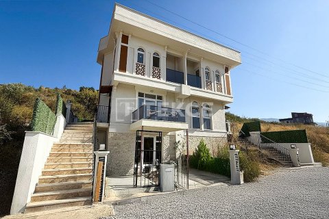 2+1 Villa  in Kusadasi, Aydin, Türkei Nr. 206767 - 2