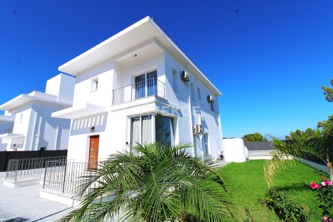 Продажа виллы  в Гирне, Северный Кипр 3+1, 256м2, №213764 – фото 1