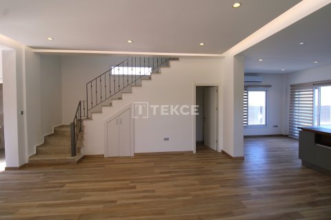 Продажа виллы  в Гирне, Северный Кипр 3+1, 256м2, №213764 – фото 15