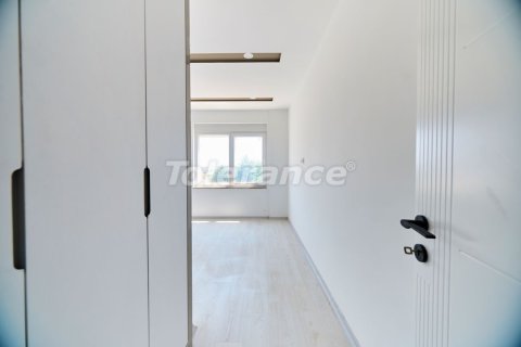 Apartment for sale in Kepez, Canakkale, Turkey, 2 bedrooms, 75m2, No. 226556 – photo 12