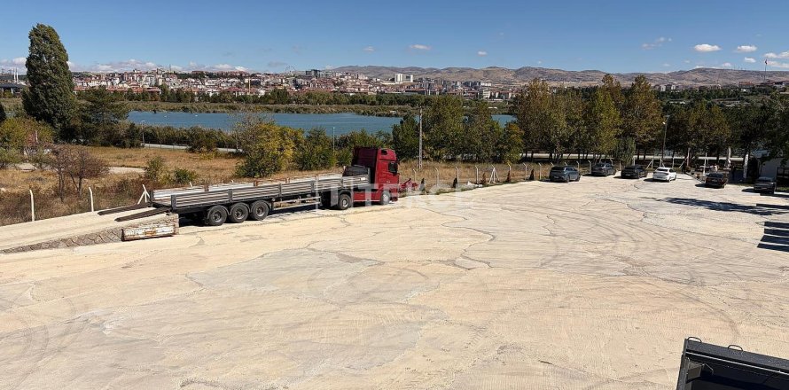 Земельный участок  11230м2 в Анкаре, Турция №212081