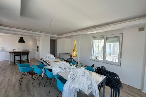 Аренда квартиры  в Аланье, Анталье, Турция 3+1, 220м2, №216720 – фото 10