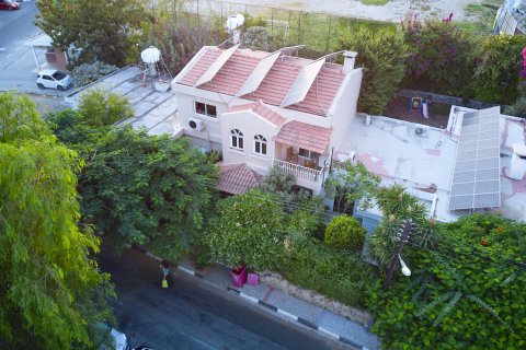 Продажа виллы  в Гирне, Северный Кипр 3+1, 200м2, №214653 – фото 1