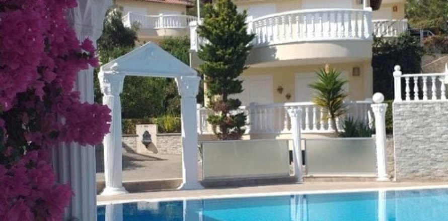 Villa  3+1  Antalya, Türkiye №222841