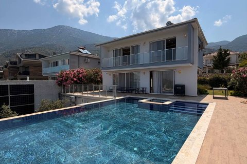 ویلا در Fethiye ، ترکیه 4 خوابه ، 220 متر مربع. شماره 225459