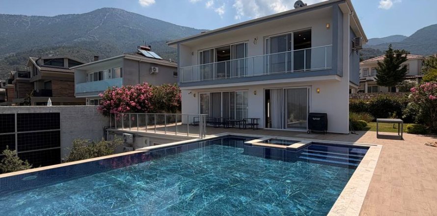 4+1 Villa i Fethiye, Mugla, Tyrkia Nr. 225459