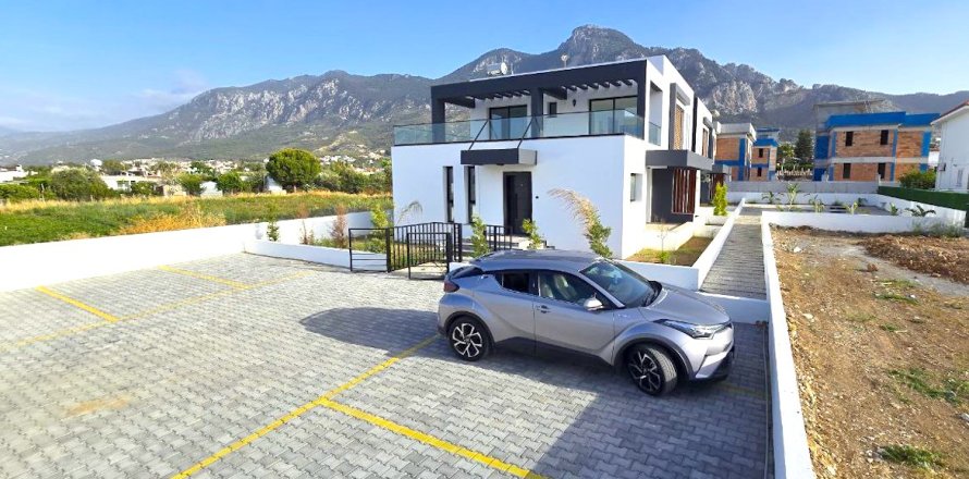 2+1 Apartment  in Karsiyaka, Girne, Northern Cyprus No. 214571