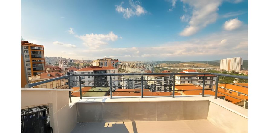5+1 Apartment  in Eyup, Istanbul, Turkey No. 221417
