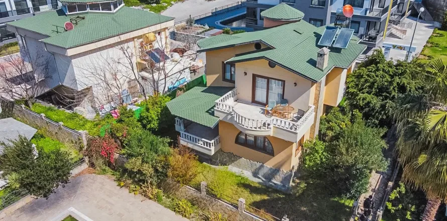 3+1 Apartment  in Alanya, Antalya, Turkey No. 223964