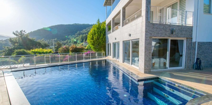 Villa  5+1  Üzümlü, Erzincan, Türkiye №233140