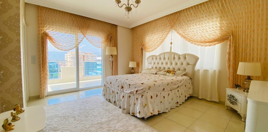 4+1 Apartment  in Mahmutlar, Antalya, Turkey No. 214730