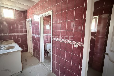 Продажа коммерческой недвижимости в Менемене, Измире, Турция, 1100м2, №221110 – фото 24