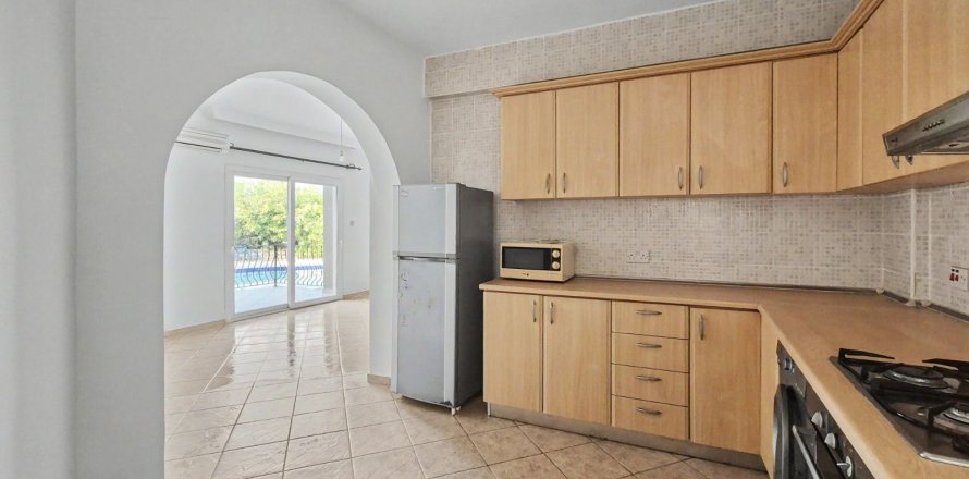 Lägenhet  i Alsancak, Girne,  Nr. 228823