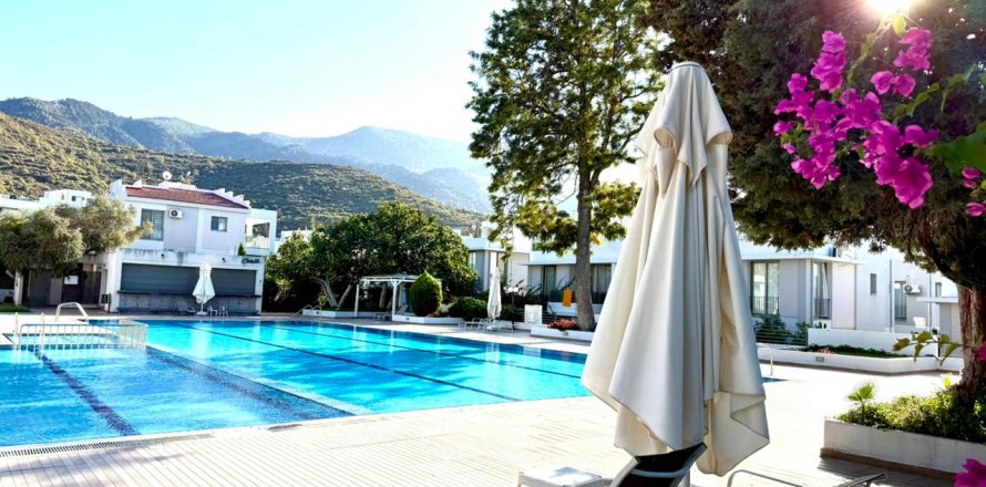 Lägenhet  i Alsancak, Girne,  Nr. 213265