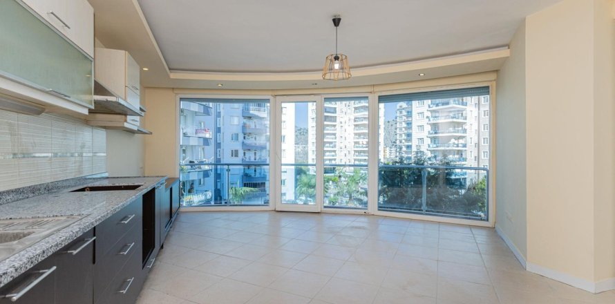 2+1 Apartment  in Antalya, Turkey No. 216168