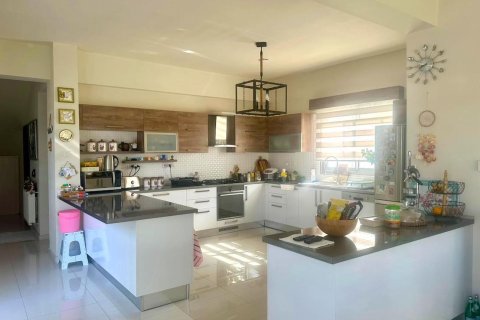 Продажа виллы  в Караогланоглу, Гирне, Северный Кипр 4+1, 235м2, №214640 – фото 3