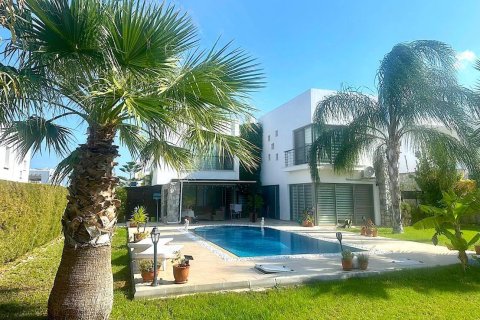 Продажа виллы  в Караогланоглу, Гирне, Северный Кипр 4+1, 235м2, №214640 – фото 18