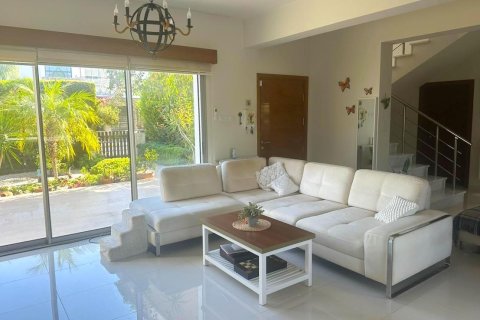 Продажа виллы  в Караогланоглу, Гирне, Северный Кипр 4+1, 235м2, №214640 – фото 5