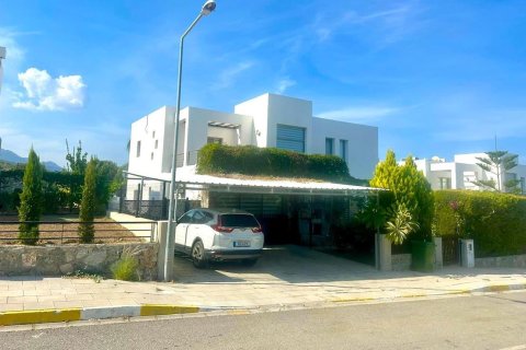 Продажа виллы  в Караогланоглу, Гирне, Северный Кипр 4+1, 235м2, №214640 – фото 8