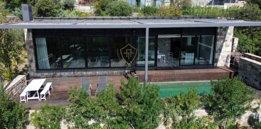 ویلا در  Gumusluk ، ترکیه 4 خوابه ، 510 متر مربع.  شماره 212868