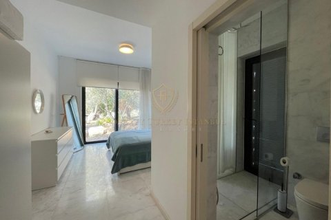 Villa for sale  in Gumusluk, Mugla, Turkey, 4 bedrooms, 510m2, No. 212868 – photo 1