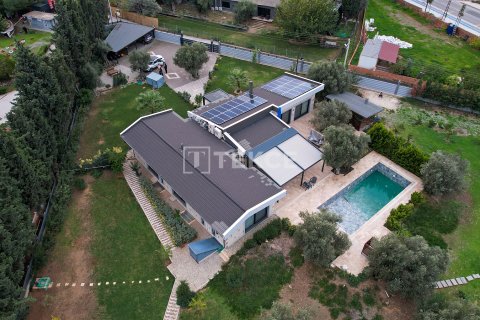 Продажа виллы  в Измире, Турция 4+1, 750м2, №213593 – фото 1