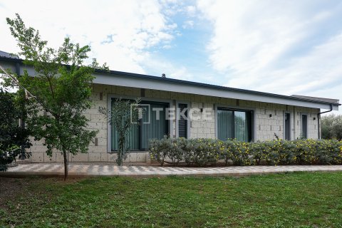 Продажа виллы  в Измире, Турция 4+1, 750м2, №213593 – фото 16