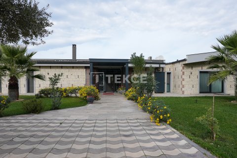 Продажа виллы  в Измире, Турция 4+1, 750м2, №213593 – фото 12