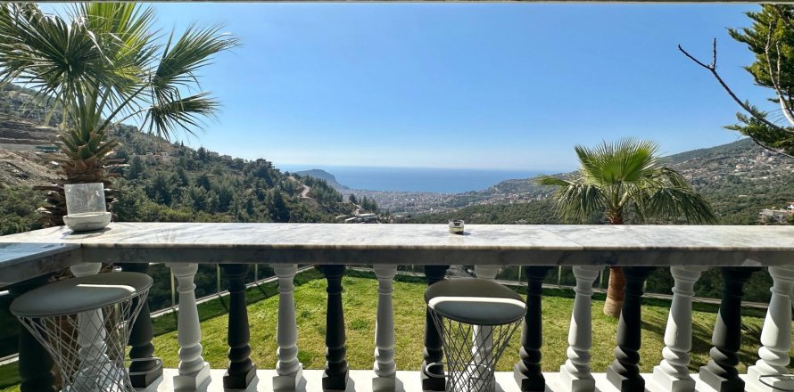 ویلا در  Alanya ، ترکیه 4 خوابه ، 300 متر مربع.  شماره 219406