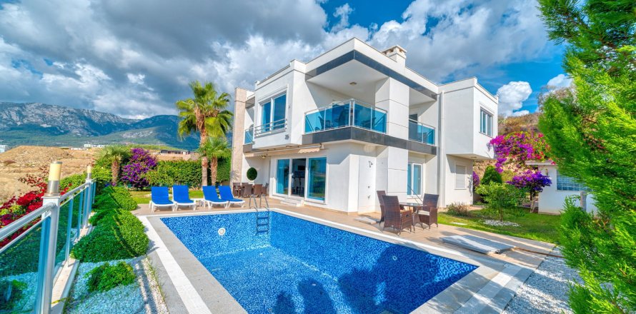 Villa  4+1  Alanya, Antalya, Türkiye №217989