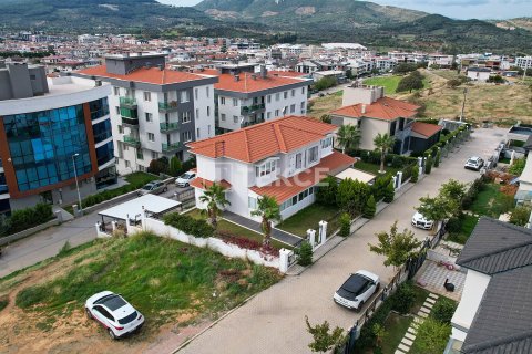 Продажа виллы  в Измире, Турция 4+1, 230м2, №213603 – фото 4