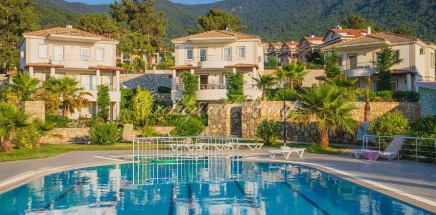 ویلا در  Fethiye ، ترکیه 4 خوابه ، 220 متر مربع.  شماره 224658