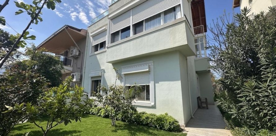 4+2 Villa  in Izmir, Turkey No. 226234